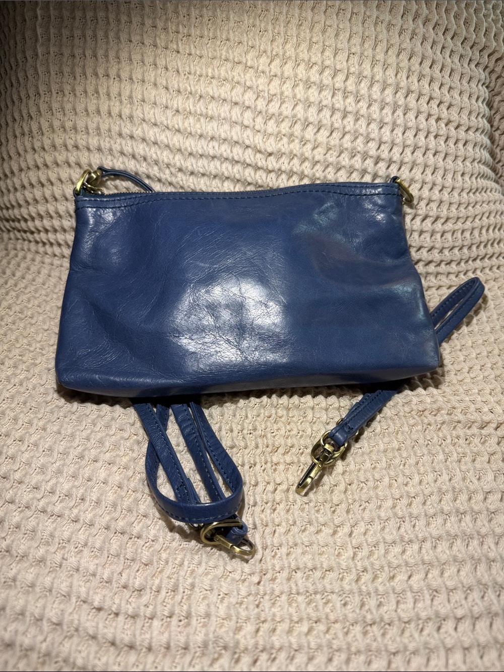 HOBO Deep Blue Leather Wristlet Clutch with Zip Pull - Picture 2 of 8